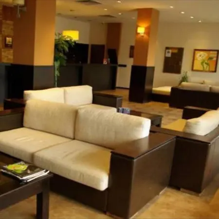 Royal Towers شقة